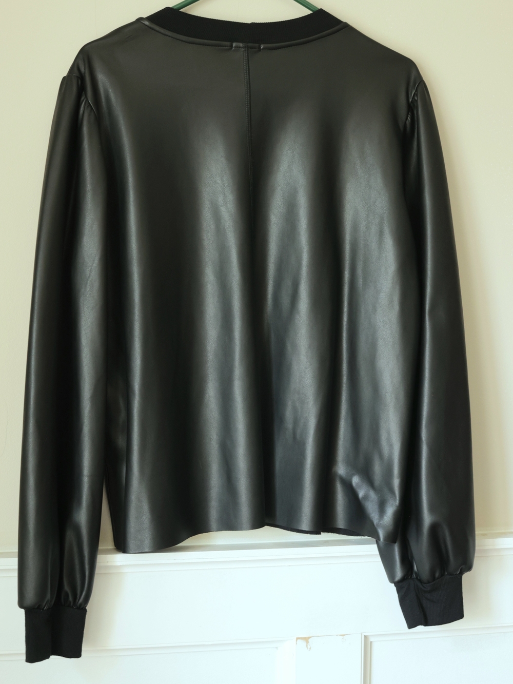 Evereve Black Faux Leather Top Large NWT - Picture 2 of 9